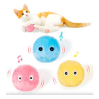 Gato brincando com as bolinhas com som de bichinho